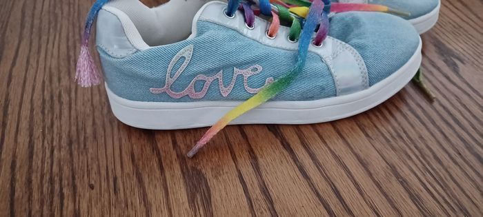 Très belle baskets fille Pointure 34 lisez bien l'annonce surtout - photo numéro 5