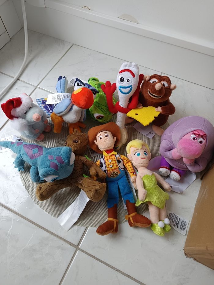 Peluche épaule shoulder Disney ratatouille zazu vice versa bruni woody fée clochette fourchette