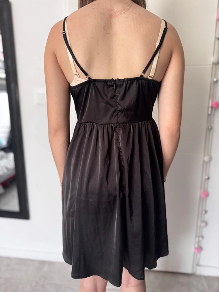 Robe courte - photo numéro 2