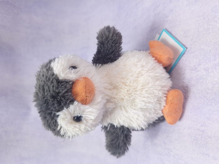 Peluche Jellycat neuve et tout douce Peanut Penguin - photo numéro 3