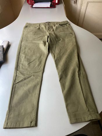 Pantalon kaki taille 44