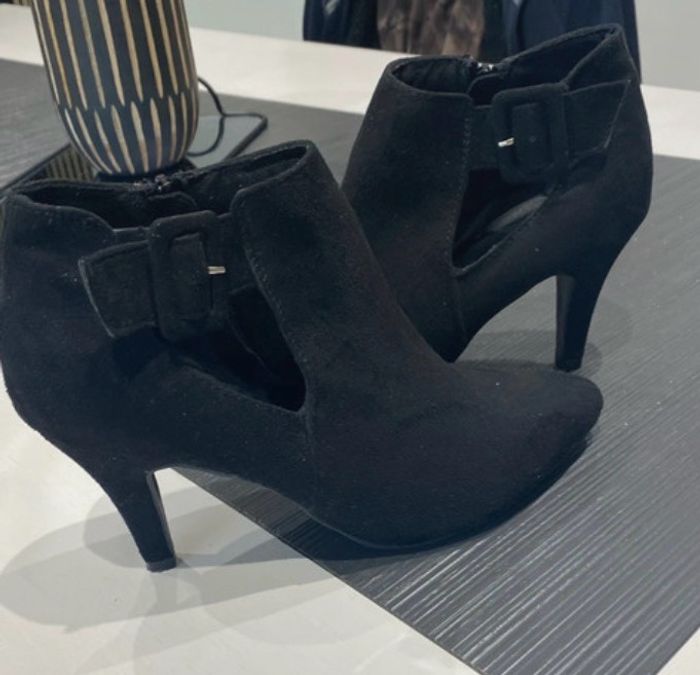 Bottines noires  daim - photo numéro 2