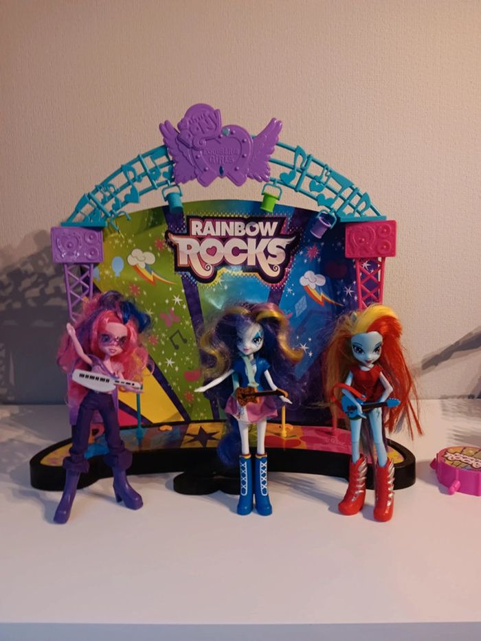 Scène rainbow rock my little pony equestria girls + 3 figurines