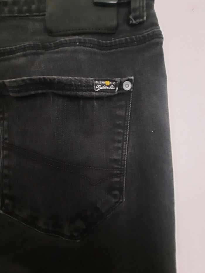 Vends jeans homme - photo numéro 3
