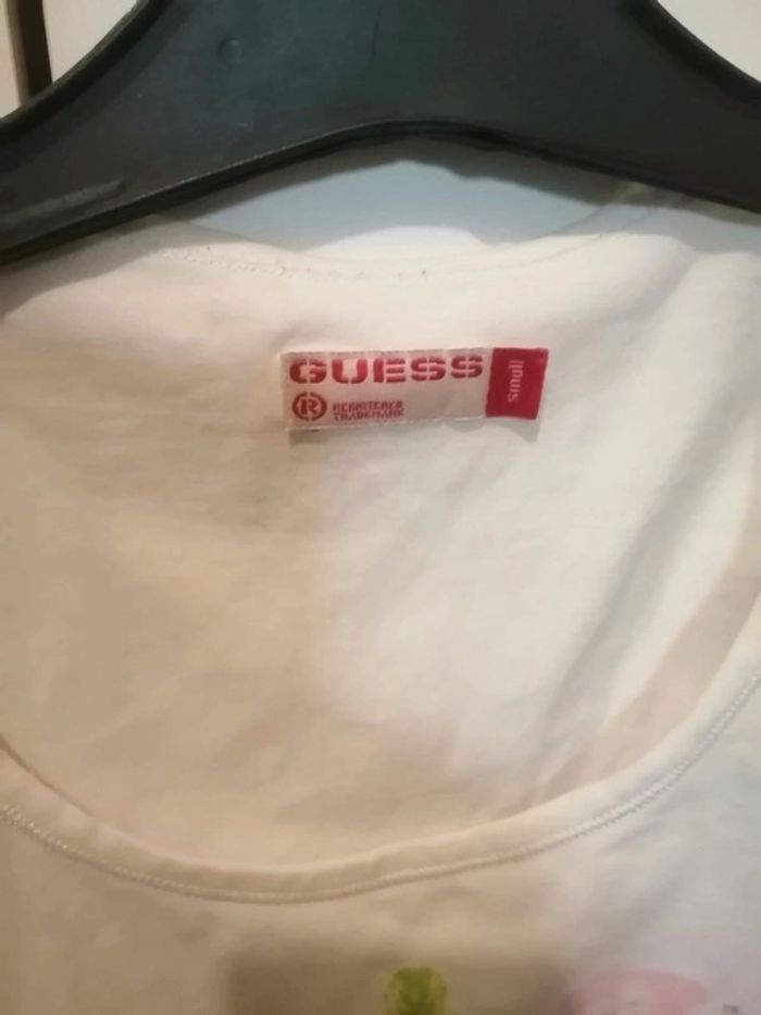 🌸Top blanc péplum sans manches à imprimés Taille 36 "Guess" 🌸 - photo numéro 2