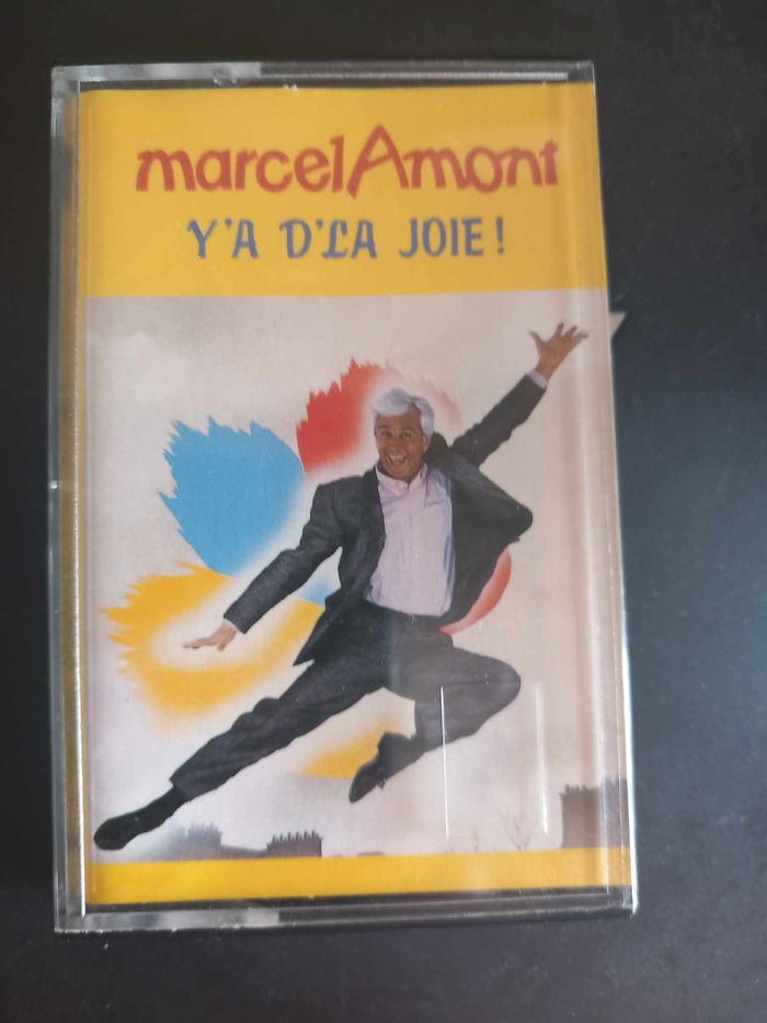 Cassette audio de Marcel Amont, Y a d'la joie