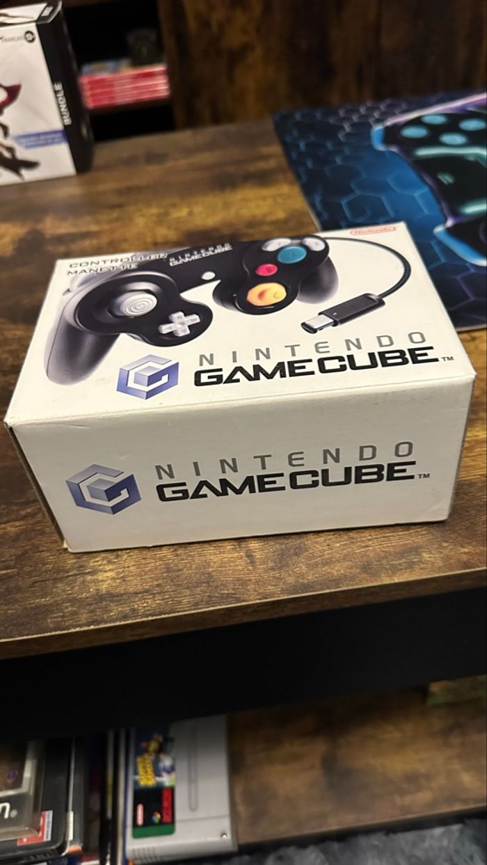 Manette Gamecube Officiel en boîte - photo numéro 3