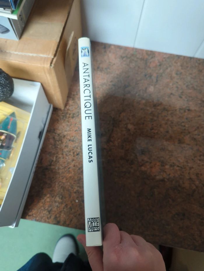 Livre'' Antarctique '' - photo numéro 3