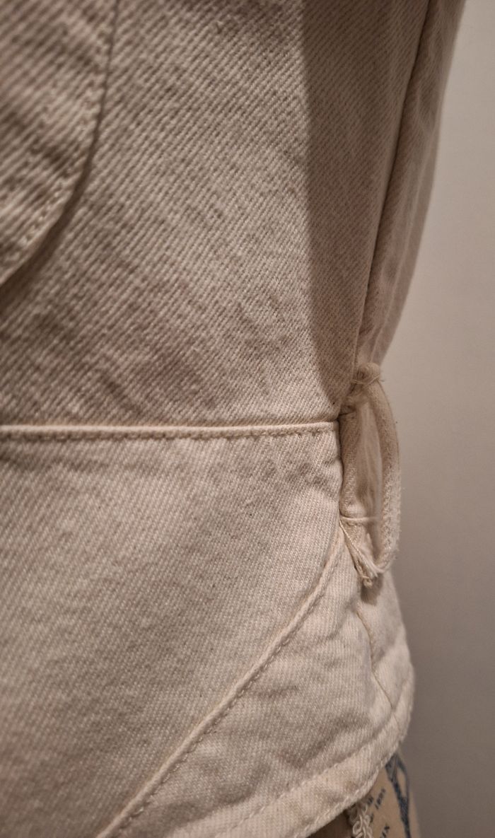 Veste en jean courte couleur crème Zara - photo numéro 4