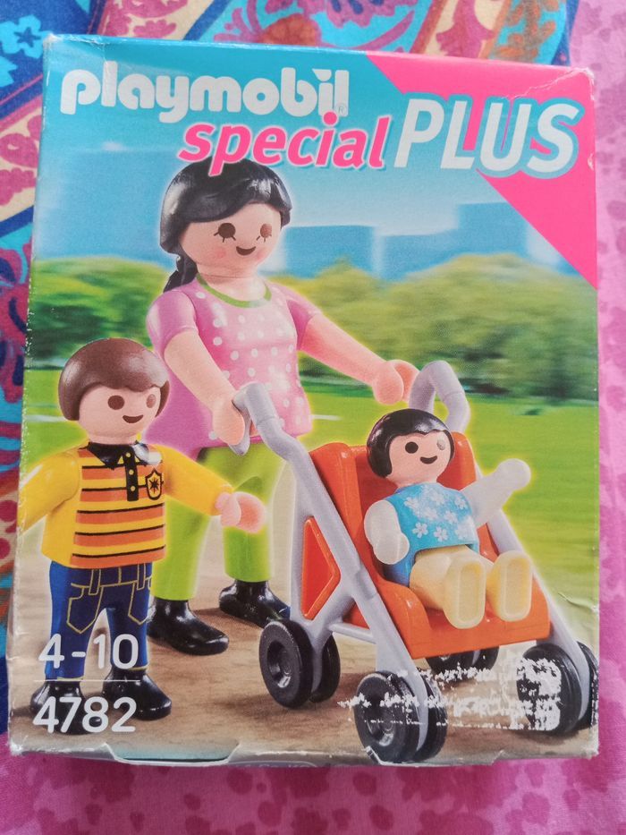 Playmobil spécial plus 4782 neuf
Maman et ses enfants en poussette