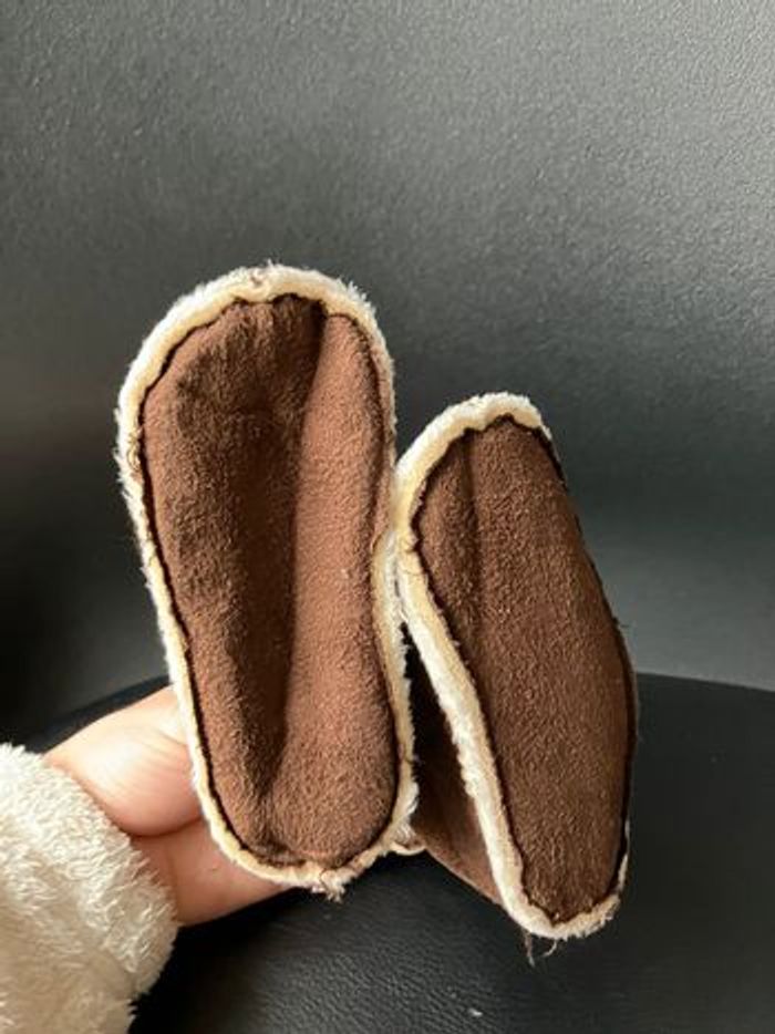 Chaussons marron pointure 18 - photo numéro 4