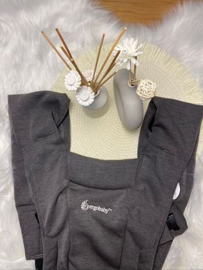 Porte bébé physiologique Ergobaby modèle Ambrace - photo numéro 3