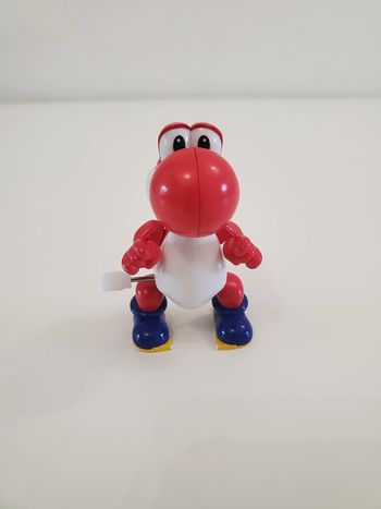 Nintendo Super Mario. Figurine de Yoshi Rouge Officielle Tomy 7 cm environ  Bon État