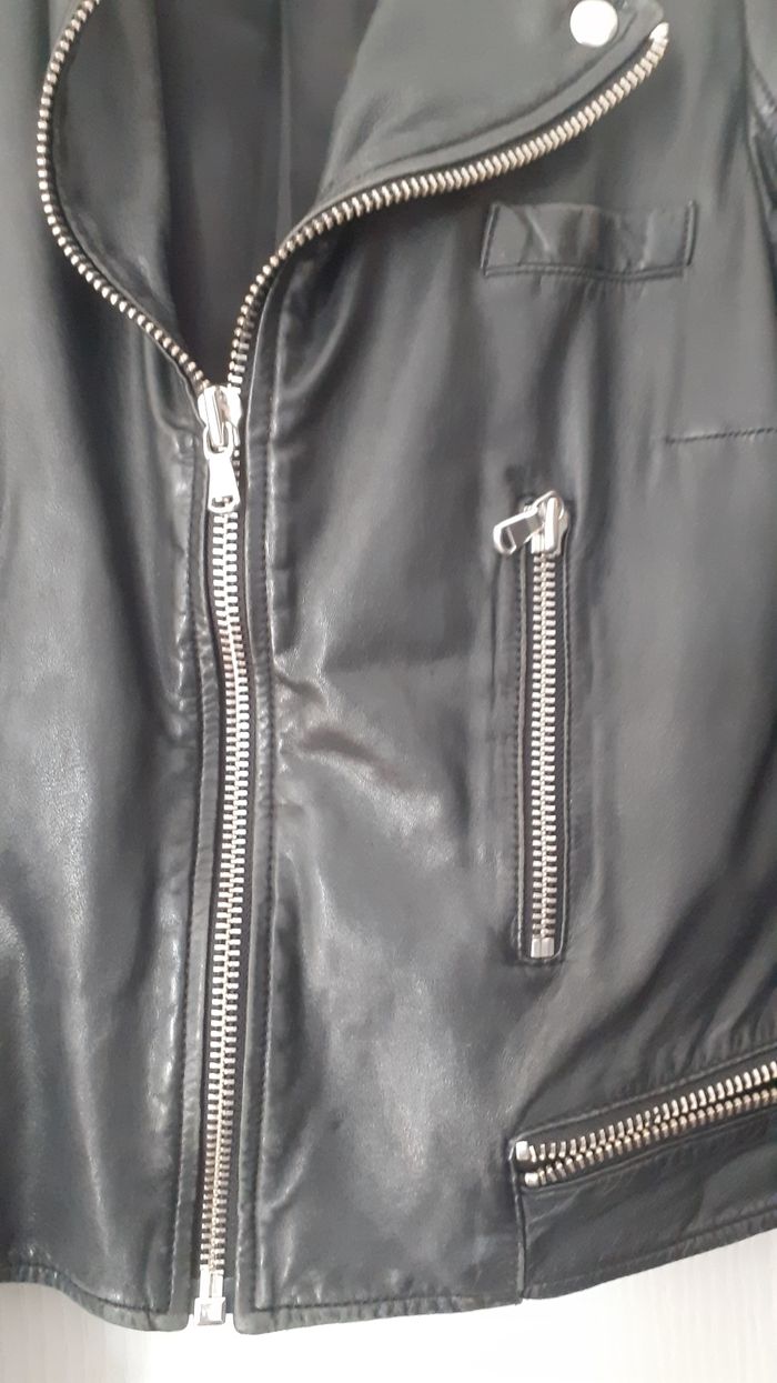 Perfecto  en cuir d'agneau  femme 38  en parfait état  marque  carool - photo numéro 2