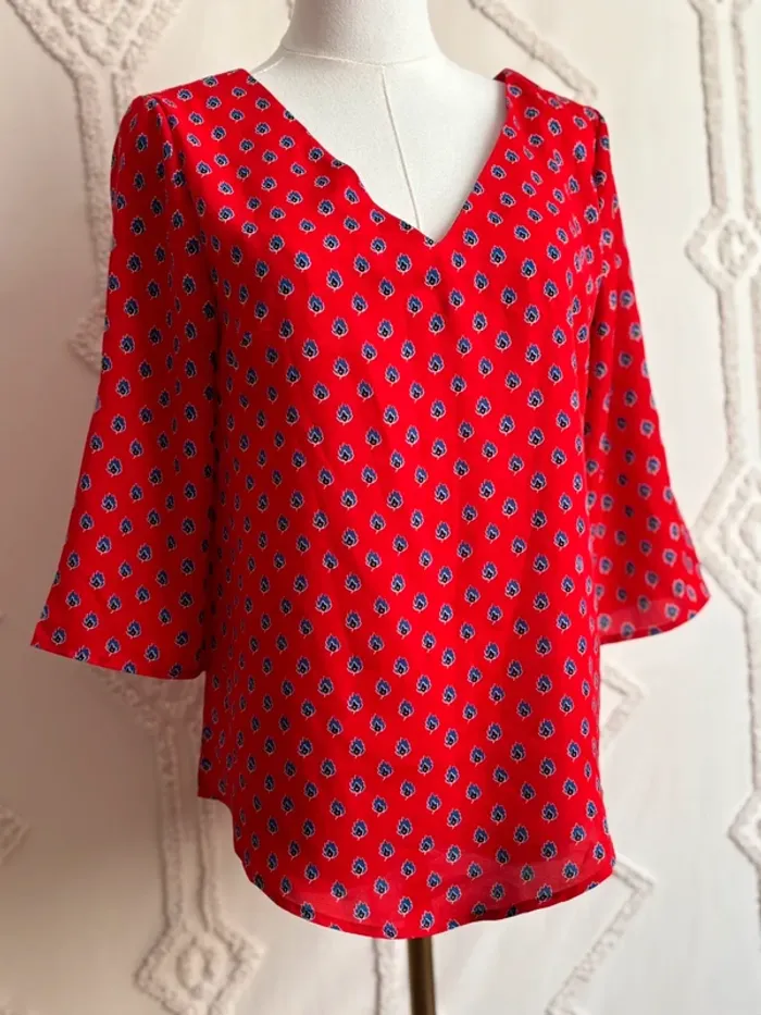 Blouse rouge imprimée bohème chic – col V devant et dos dentelle – Noémie & Co – taille S - photo numéro 2