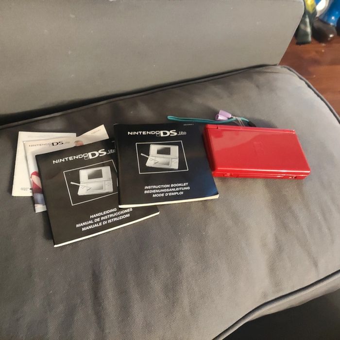 Nintendo ds lite rouge en boite - photo numéro 6