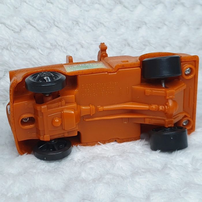 Voiture Cars martin disney pixar hoist petite voiture depaneuse en plastique - photo numéro 4
