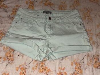 Short avec des poches avant et arrière - Taille 38 - Cache Cache