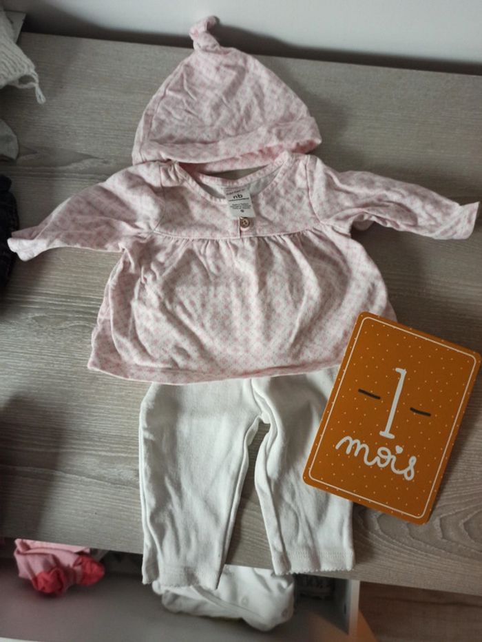Ensemble fille 1 mois