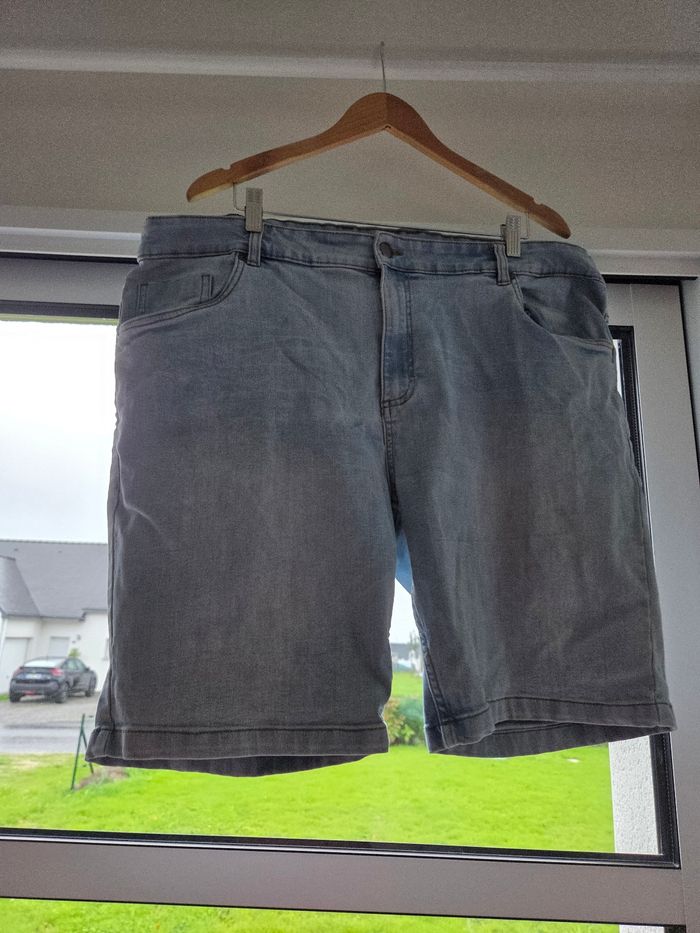 Short en jean bleu clair