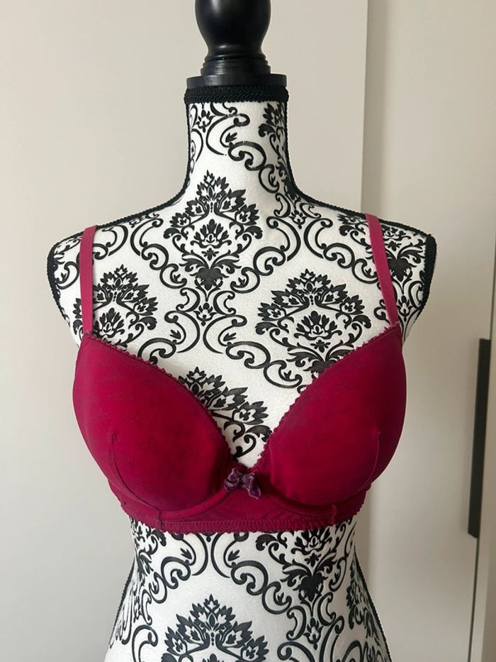 Soutien gorge rose foncé