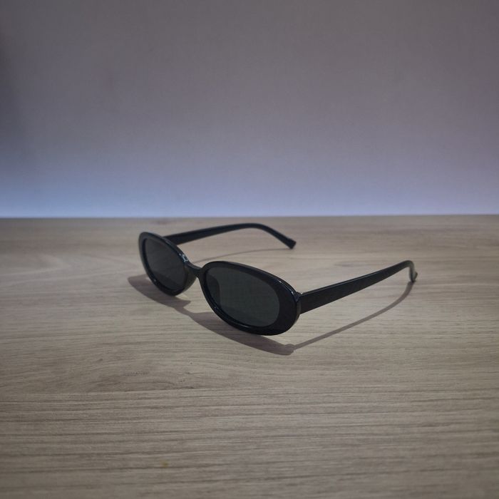 Lunettes de Soleil Ovales - Y2K Vintage 90s-2000s - Unisexe Sunglasses - Verres Teintés  Noirs - photo numéro 3