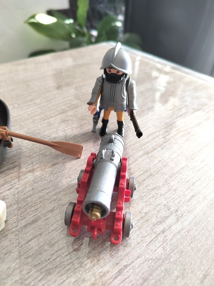 Chevalier et pirate playmobil en très bon état - photo numéro 2