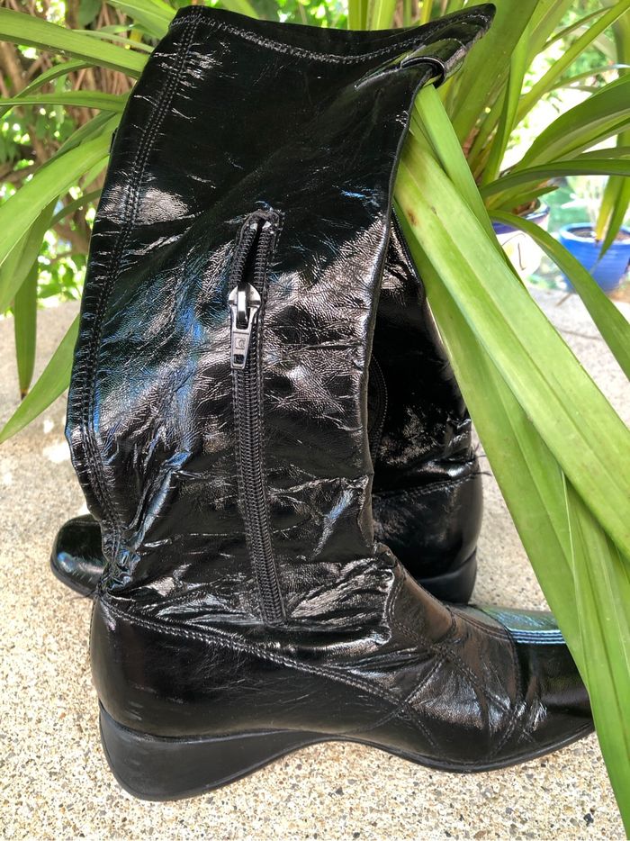 Jolie botte vernis noir - photo numéro 2