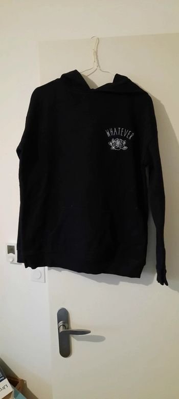 Pull à capuche noir jennyfer taille S avec écriture