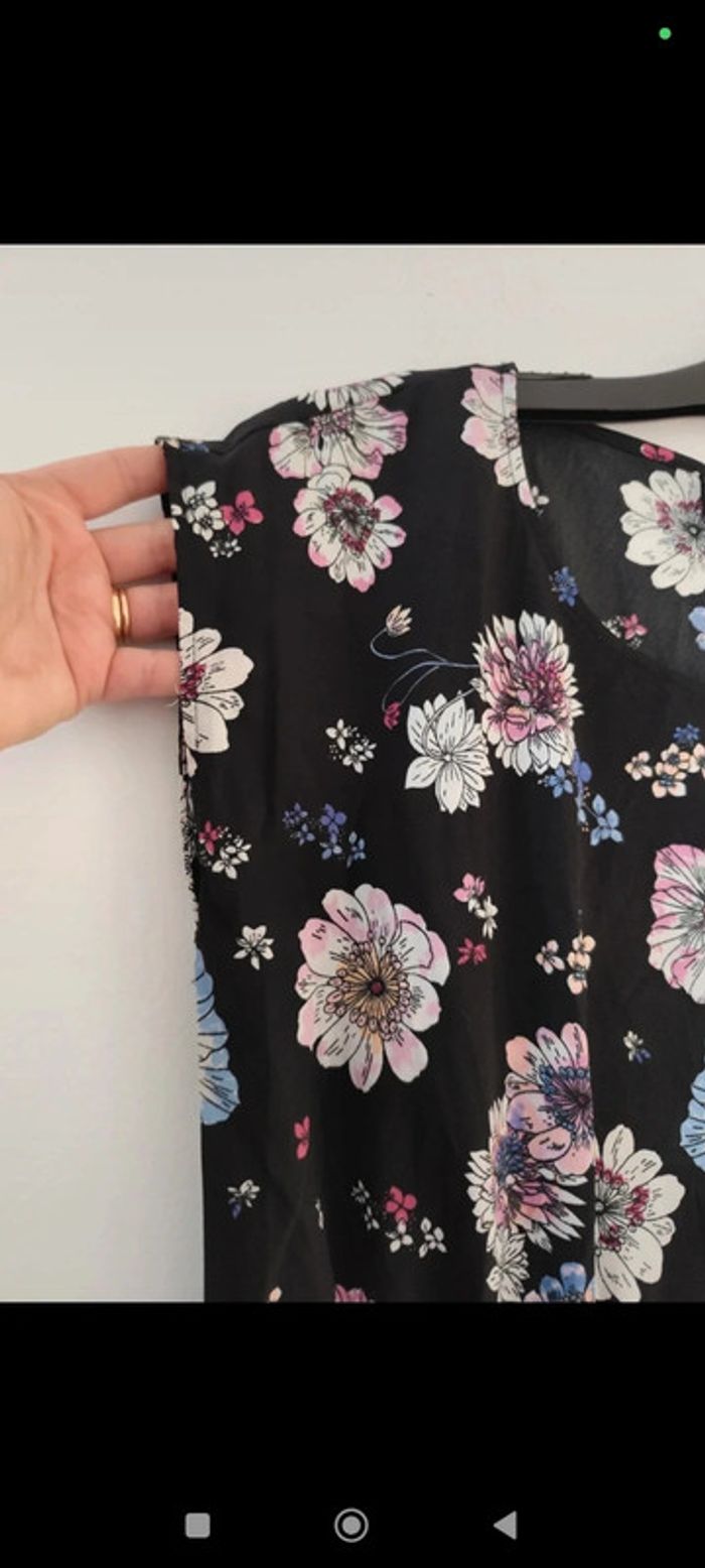 Robe d'été noire fleurie ceintrée taille 34 C&A - photo numéro 4