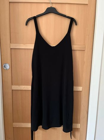 Jolie robe noire taille M