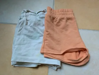 Lot deux shorts fille 5 6 7 ans fille