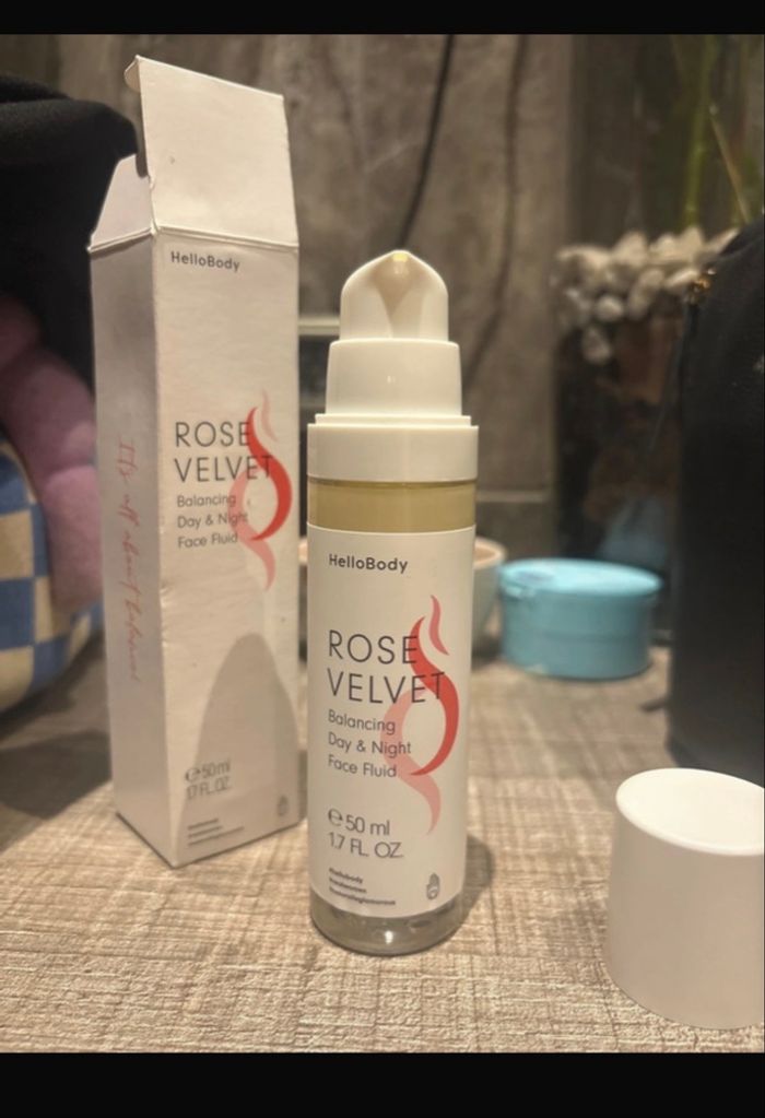 Crème fluide Rose velvet Hello Body - photo numéro 3