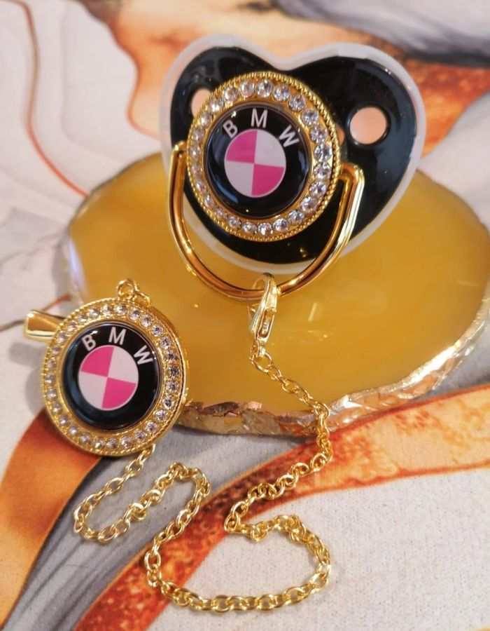 Sucette bmw rose - photo numéro 2