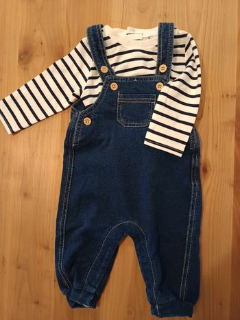 Salopette et pull