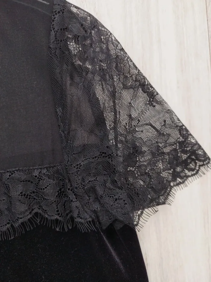 Robe velours dentelle - photo numéro 2