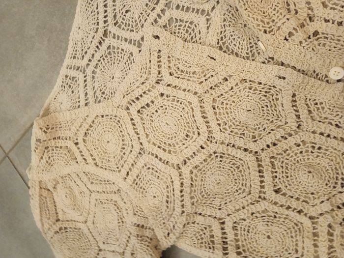 gilet en crochet tendance  beige neuf couturève - photo numéro 5
