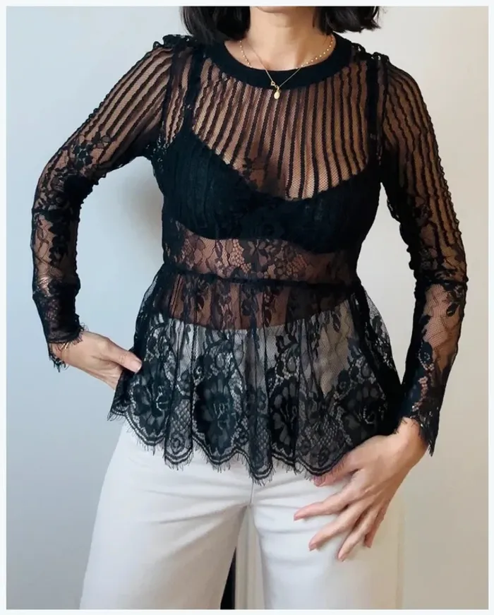 Top peplum en dentelle noir - marque sweewe - taille s - neuf