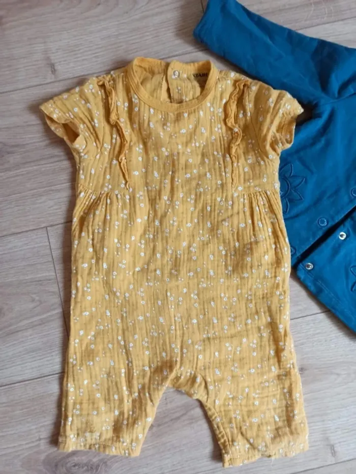 Ensemble barboteuse et gilet - photo numéro 2