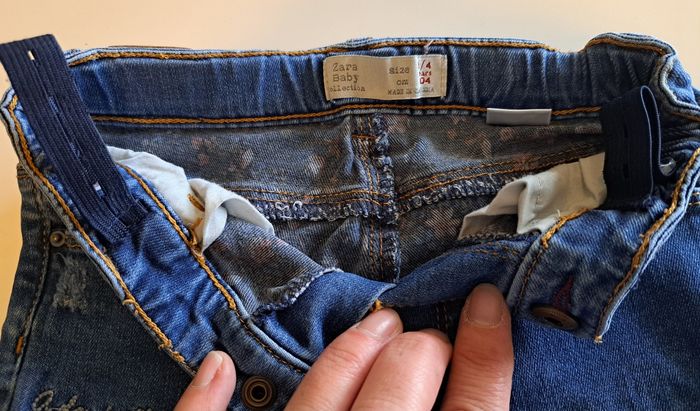 Lot de 2 jeans fille 4 ans TBE - photo numéro 7