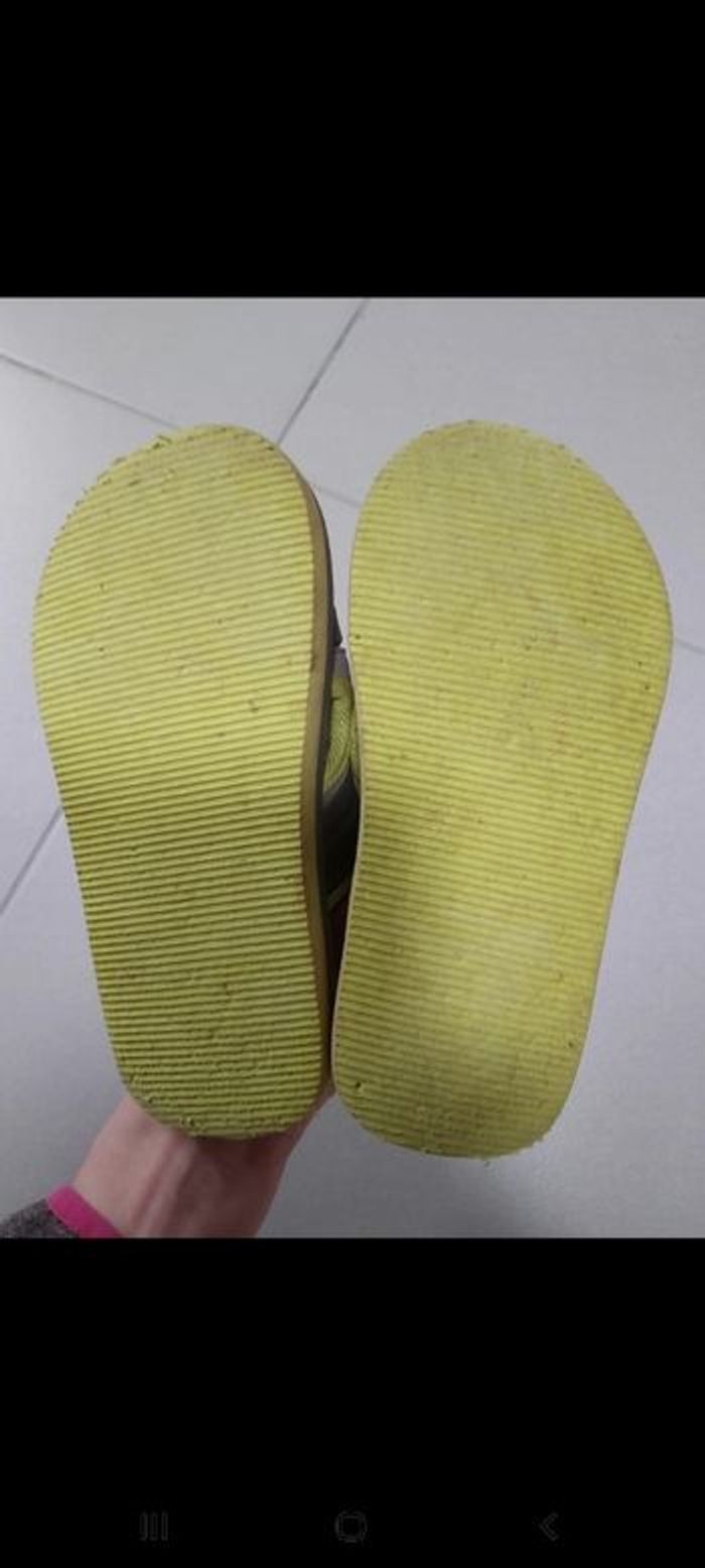 Tong de plage à scratch Pointure 30 - photo numéro 7