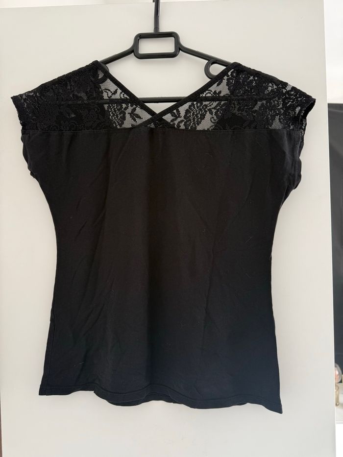T-shirt noir dentelle - photo numéro 3