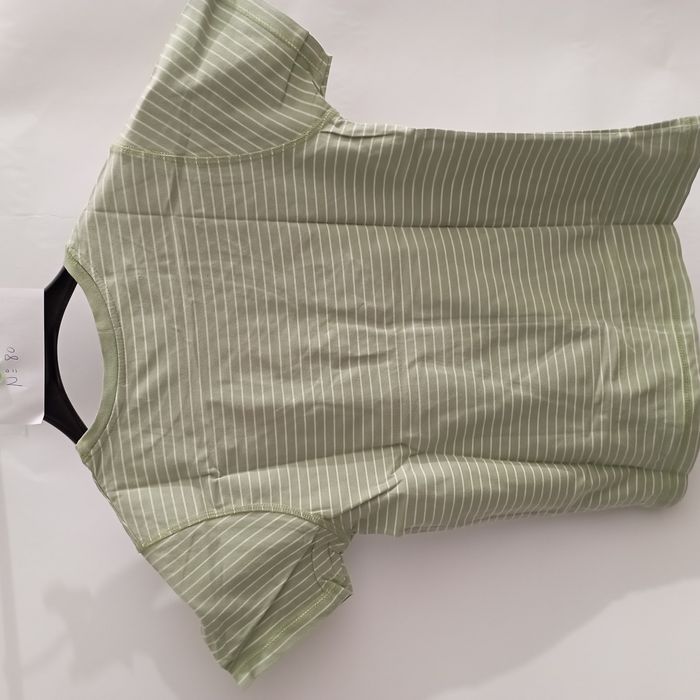 t-shirt rouge vert/jaune "okaïdi" 12 ans - photo numéro 4