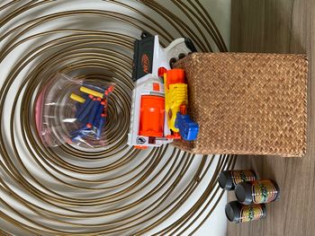 Lot de 2 pistolets avec munitions et cibles