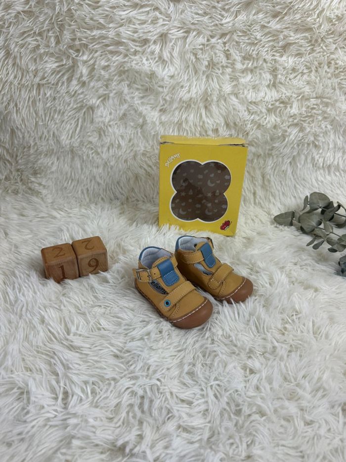 Paire de chaussures Bellamy taille 19
