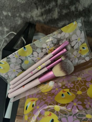 Trousse de toilette avec pinceau