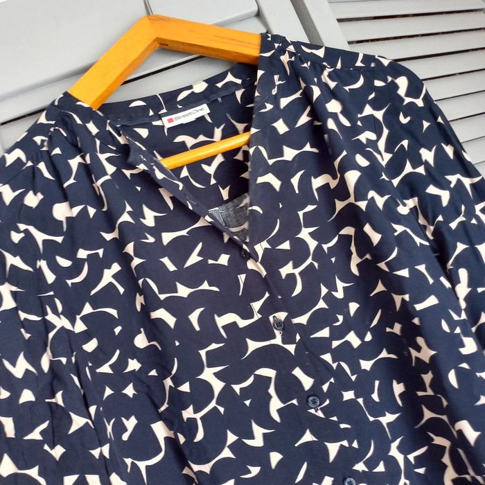 Chemisier bleu marine à motifs blancs - photo numéro 2