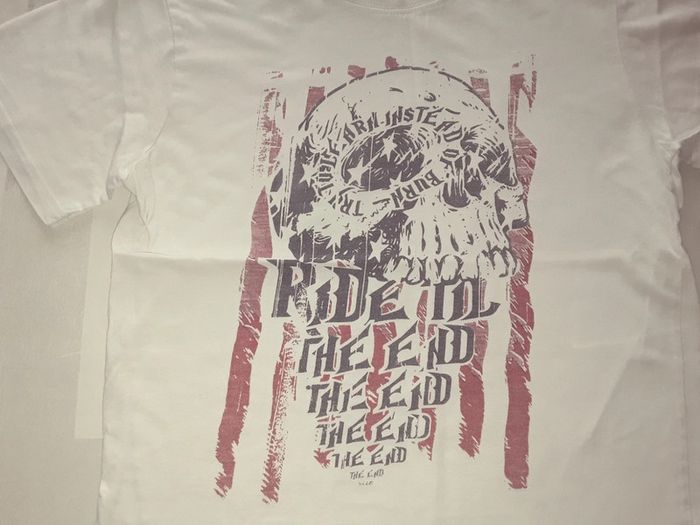 🔵 Tee Shirt Tête de Mort en 12 ans 🔵 - photo numéro 2