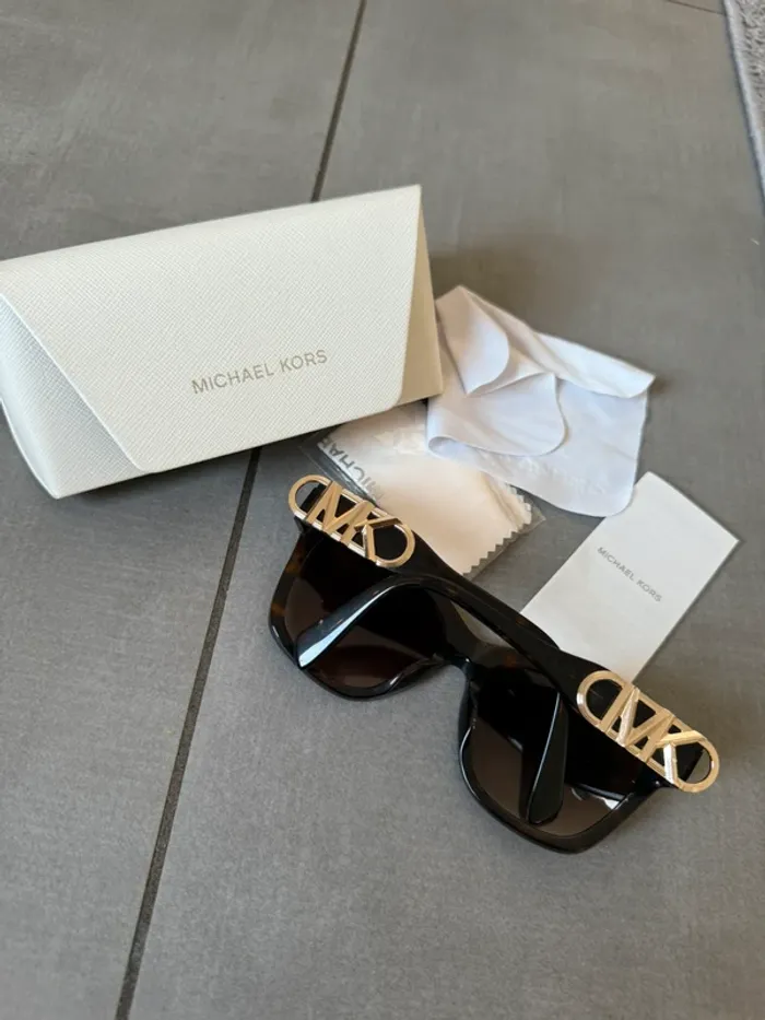 Michael kors lunette de soleil authentique dans la boite taille S - photo numéro 7
