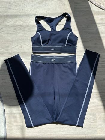 Ensemble alo yoga 